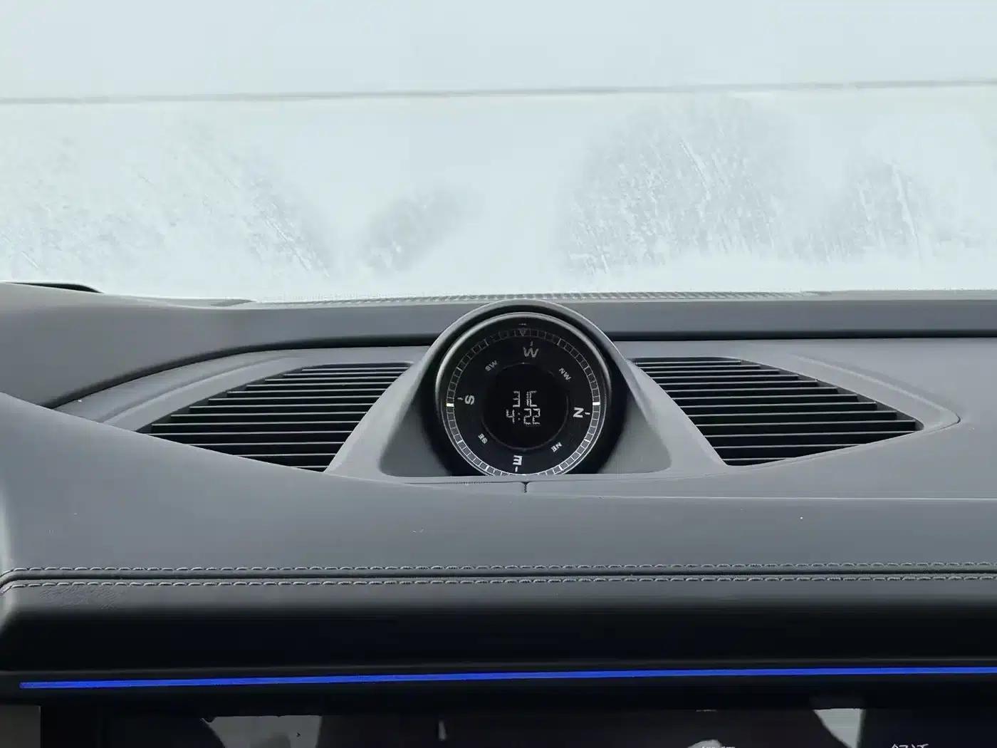 2025 Macan 4 Sport Edition (New Energy) — миниатюра 17
