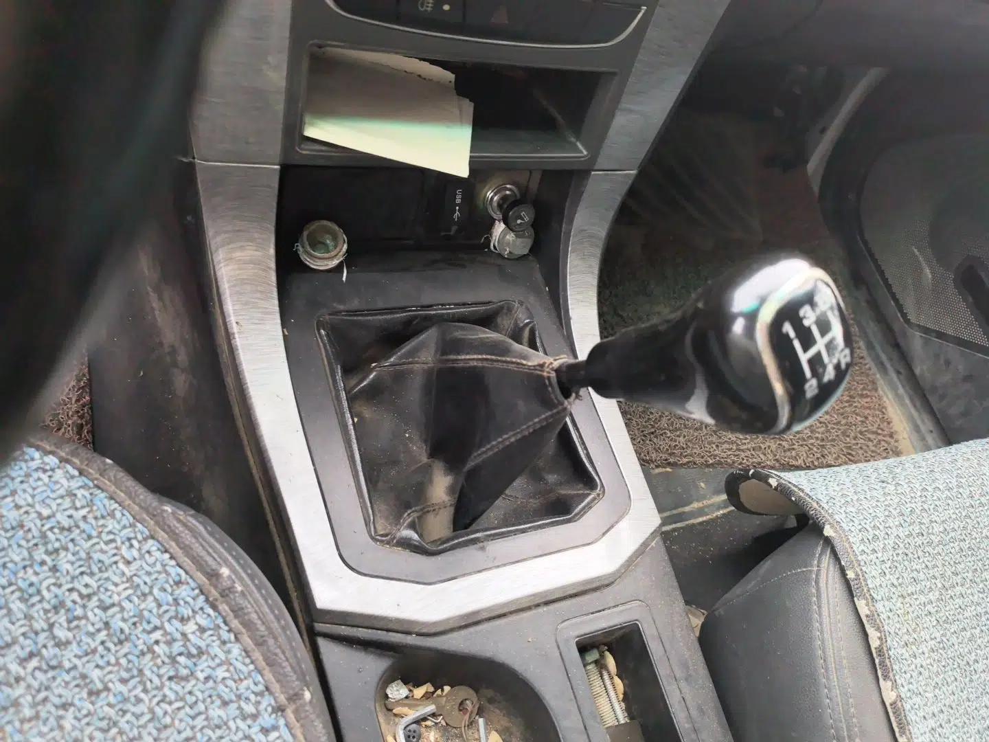 Foton Sapporo Manual 5‑Seater 2.4L — миниатюра 14