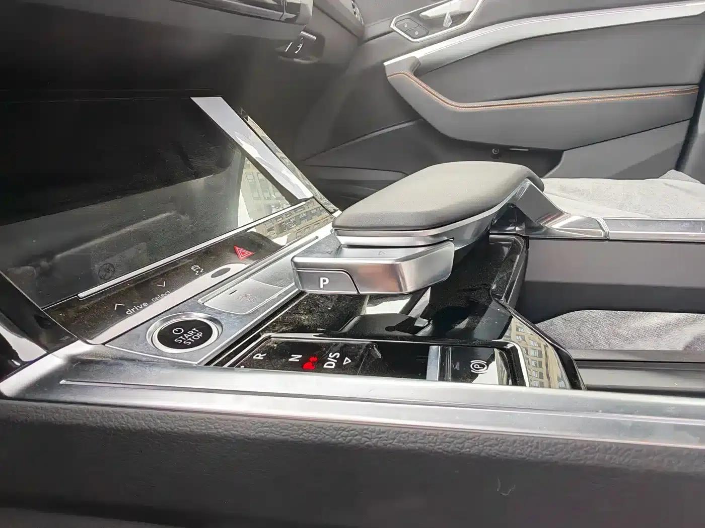 Audi e-tron 2021 50 quattro Luxury — миниатюра 2