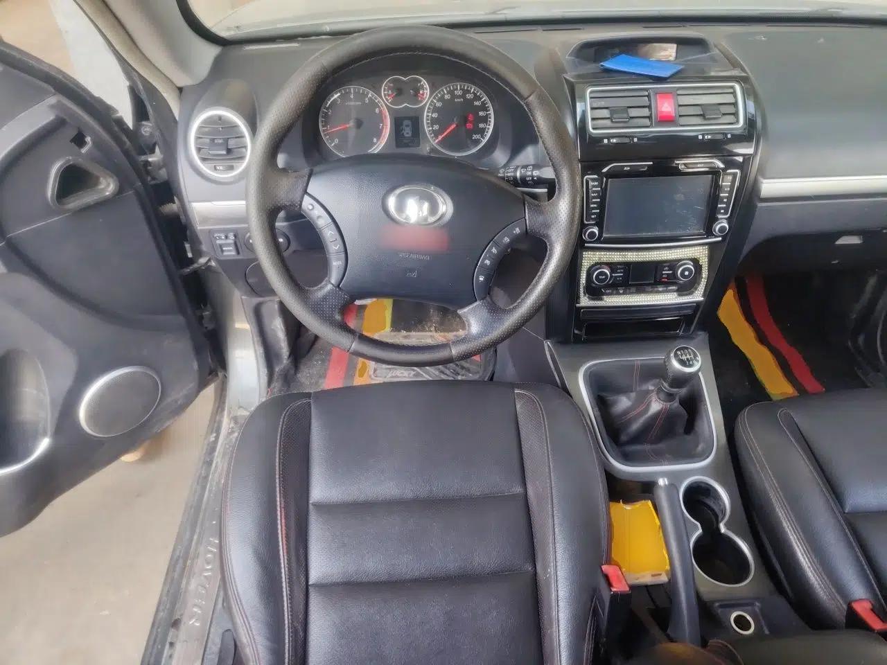 Haval H5 Classic 2013 ZhiZun Edition 2.0T Manual Two-Wheel Drive Elite Model — миниатюра 10