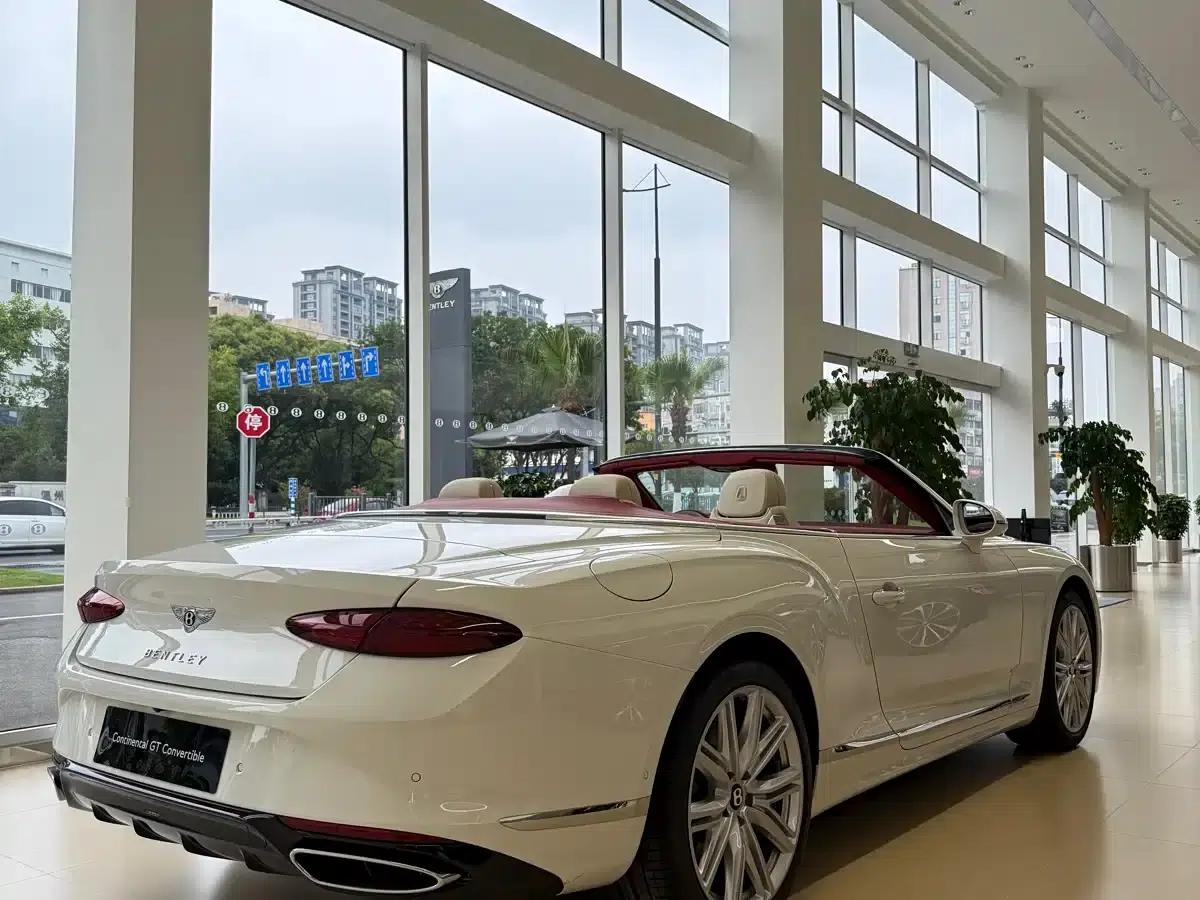 2026 Continental Plug-in Hybrid GT Convertible — миниатюра 10
