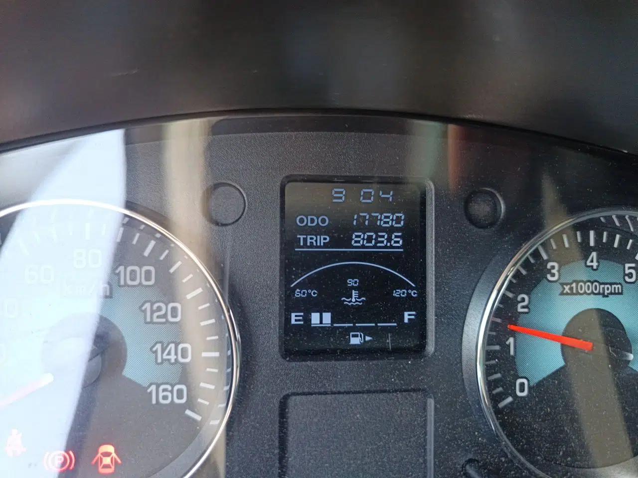 Jinbei New Hiace X30L CNG 2023 70L CNG Van 2/5 Seats Air-Conditioned Version — миниатюра 12