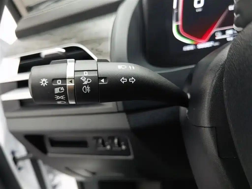 Qin Pro New Energy 2018 DM 1.5TI Automatic Intelligent Connected Sharp Edition — миниатюра 21