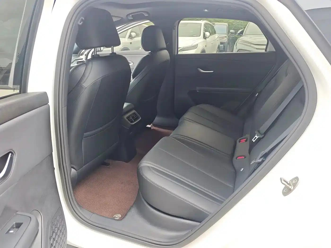 BYD e7 2025 520 Smart Travel Edition — миниатюра 7
