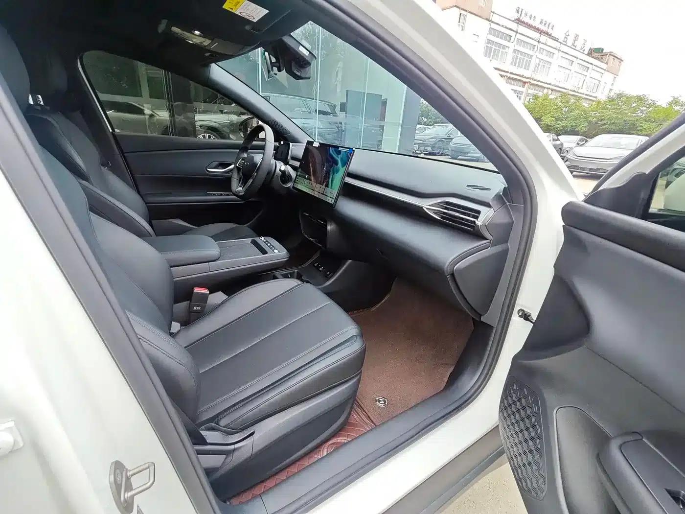 BYD e7 2025 520 Smart Travel Edition — миниатюра 9
