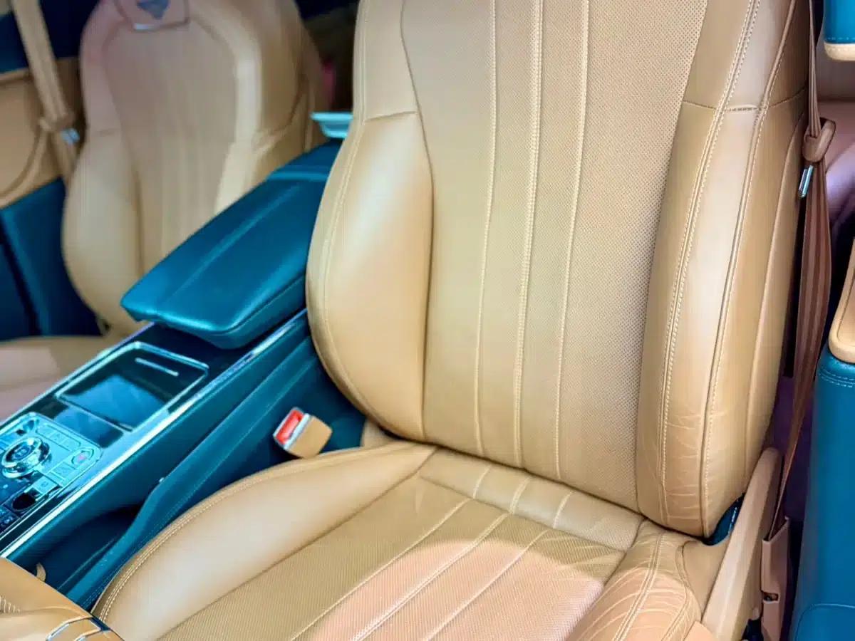 2024 Flying Spur Plug-in Hybrid 2.9T V6 Hybrid — миниатюра 16
