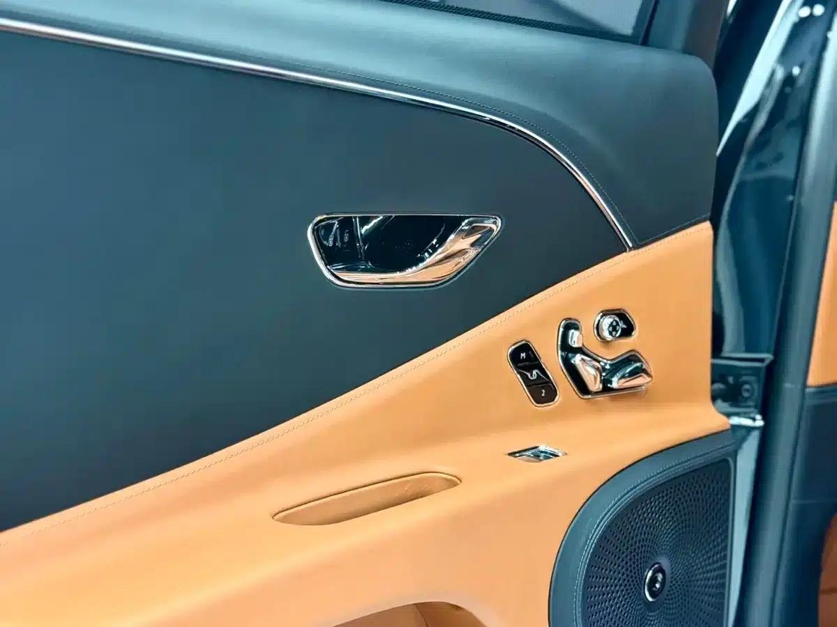 2024 Flying Spur Plug-in Hybrid 2.9T V6 Hybrid — миниатюра 17