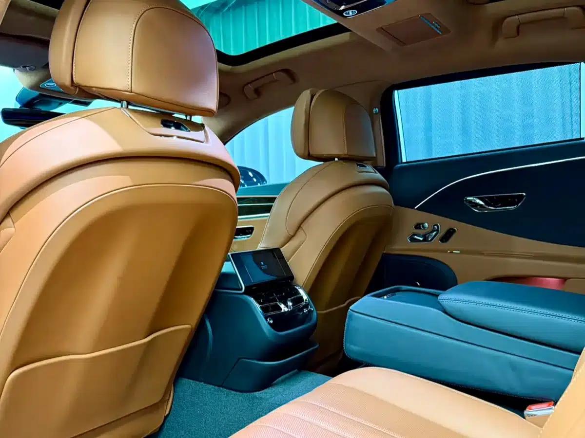 2024 Flying Spur Plug-in Hybrid 2.9T V6 Hybrid — миниатюра 18