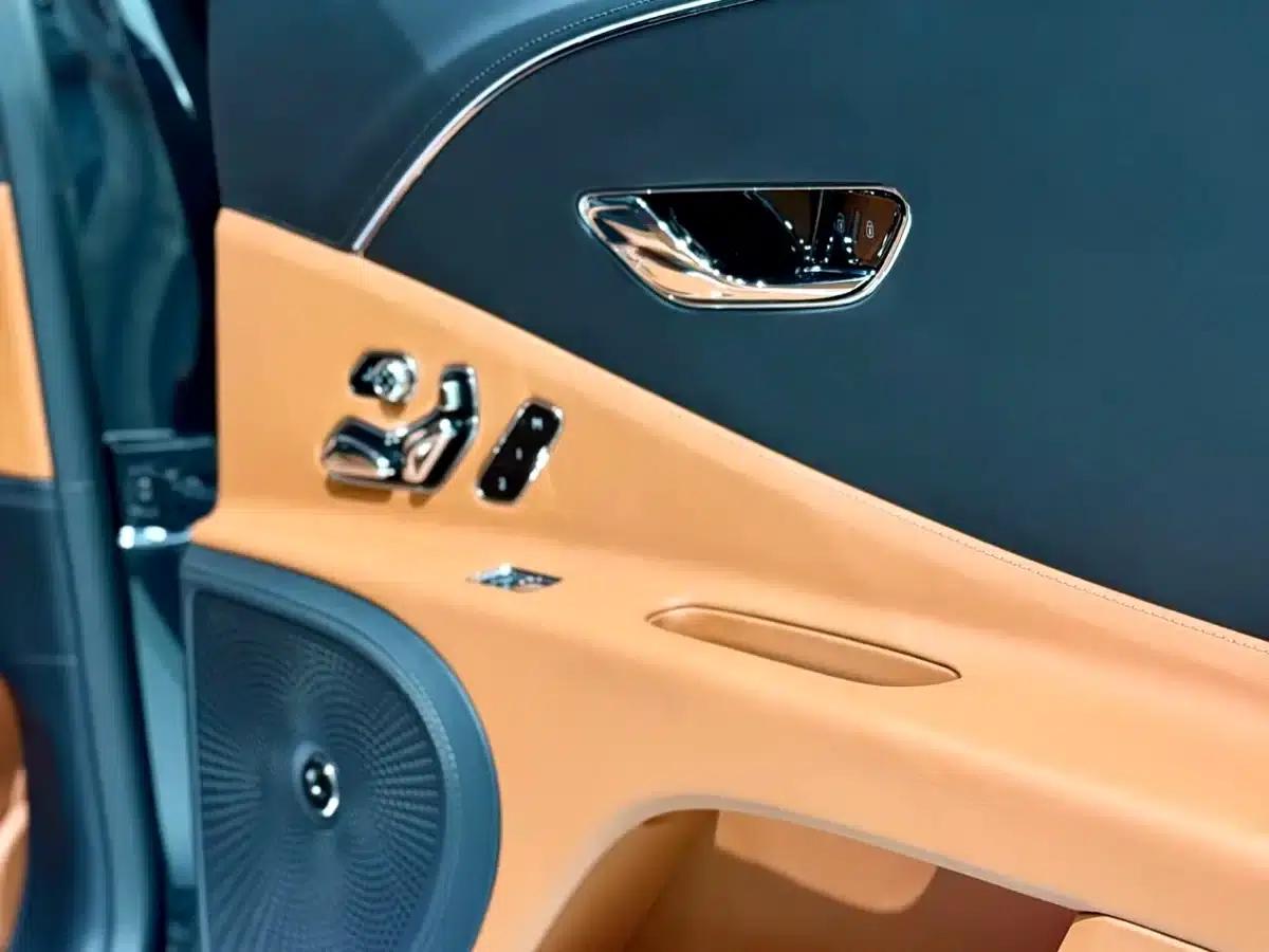 2024 Flying Spur Plug-in Hybrid 2.9T V6 Hybrid — миниатюра 21