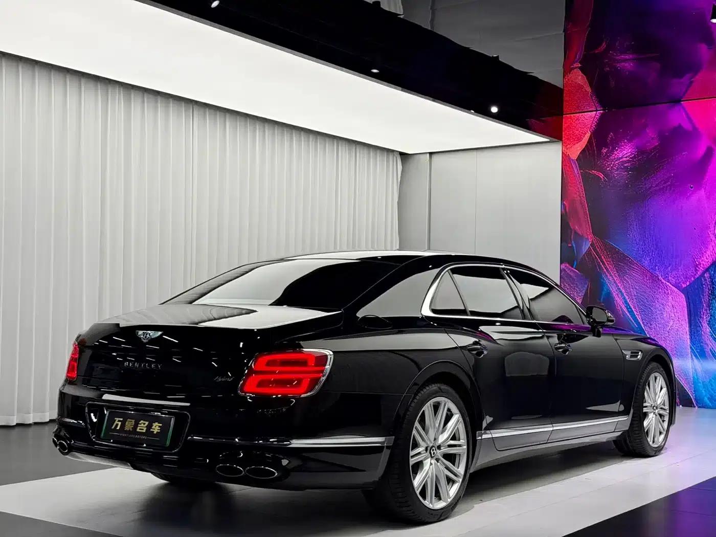 2024 Flying Spur Plug-in Hybrid 2.9T V6 Hybrid — миниатюра 6