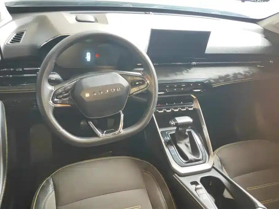 Baojun RS-3 2020 1.5L CVT 24-Hour Online Elite Edition — миниатюра 12