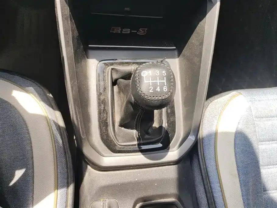 Baojun RS-3 2020 1.5L Manual Intelligent Elite Edition — миниатюра 16
