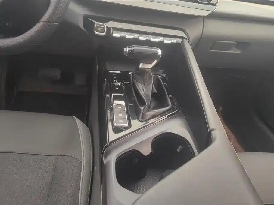 Baojun RC-5 2020 RC-5W 1.5T CVT Smart Luxury Edition — миниатюра 16