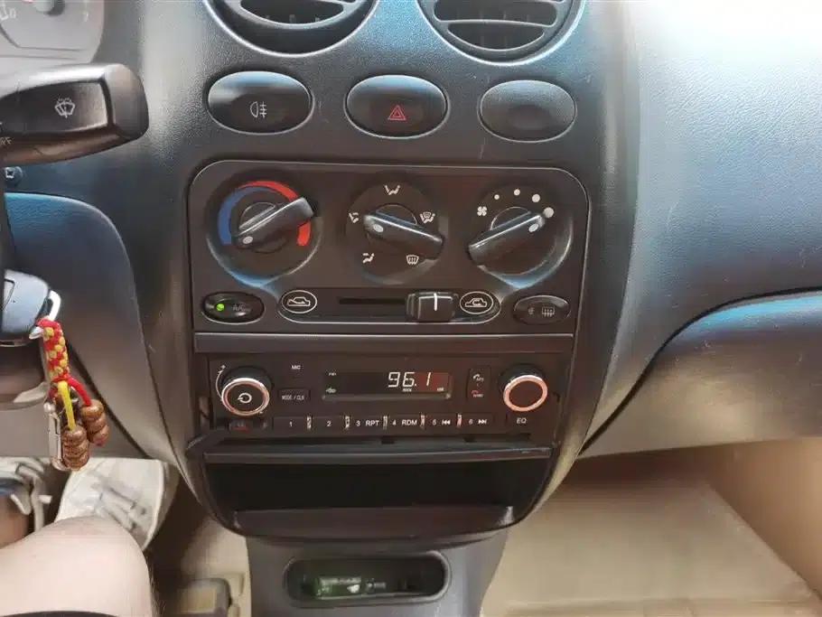 2012 Chevrolet Spark (Facelift) 1.0L Manual P-TEC Comfort Model — миниатюра 13