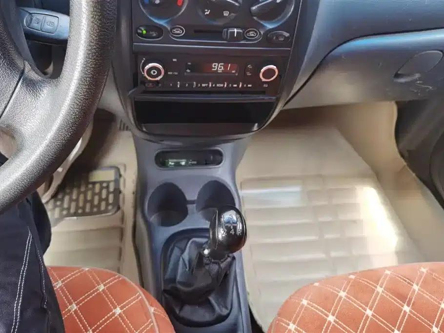 2012 Chevrolet Spark (Facelift) 1.0L Manual P-TEC Comfort Model — миниатюра 16