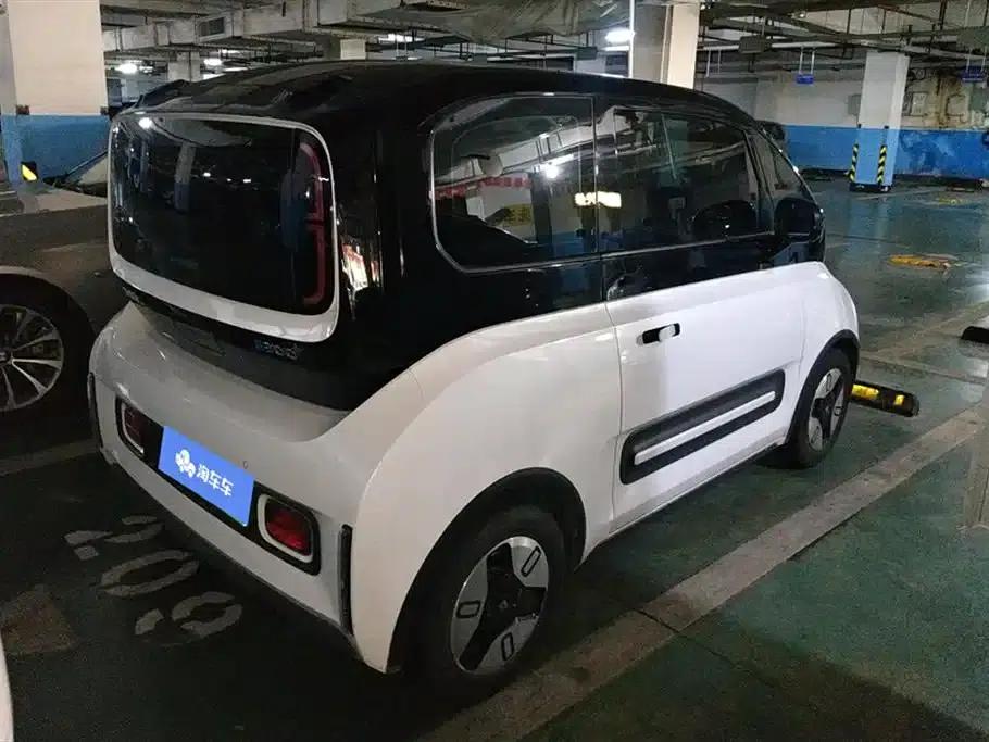 Baojun E300 2020 Plus Interstellar Smart Edition — миниатюра 3