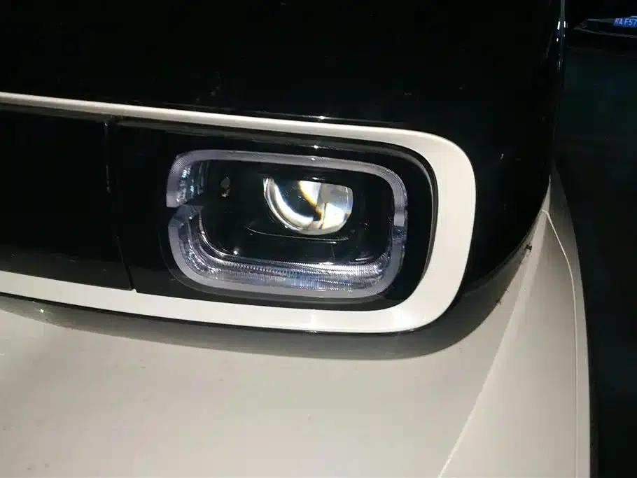 Baojun E300 2020 Plus Interstellar Smart Edition — миниатюра 5