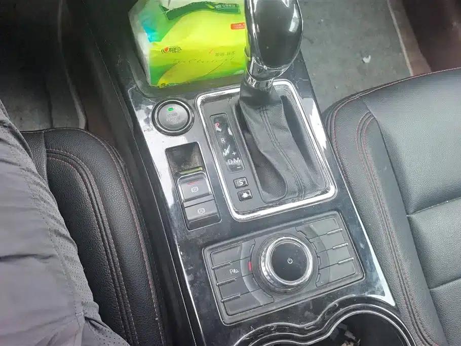 Beijing BJ20 2016 1.5T CVT Luxury Edition — миниатюра 16