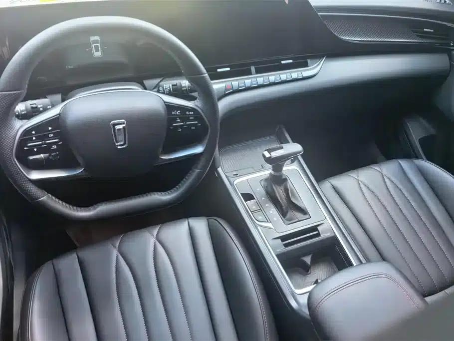 Bestune T55 2023 1.5T Automatic Leap Forward Edition — миниатюра 12