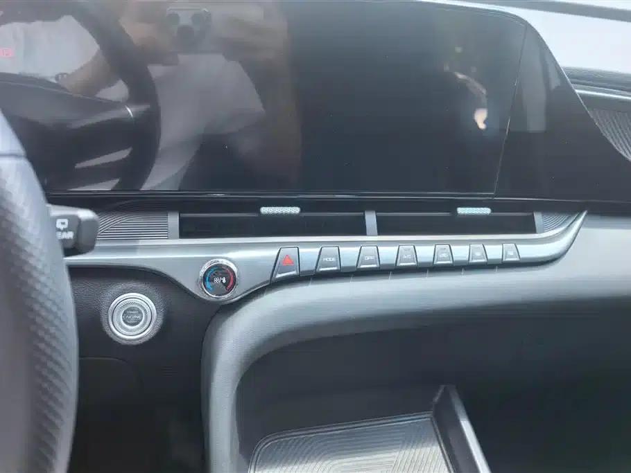 Bestune T55 2023 1.5T Automatic Leap Forward Edition — миниатюра 13