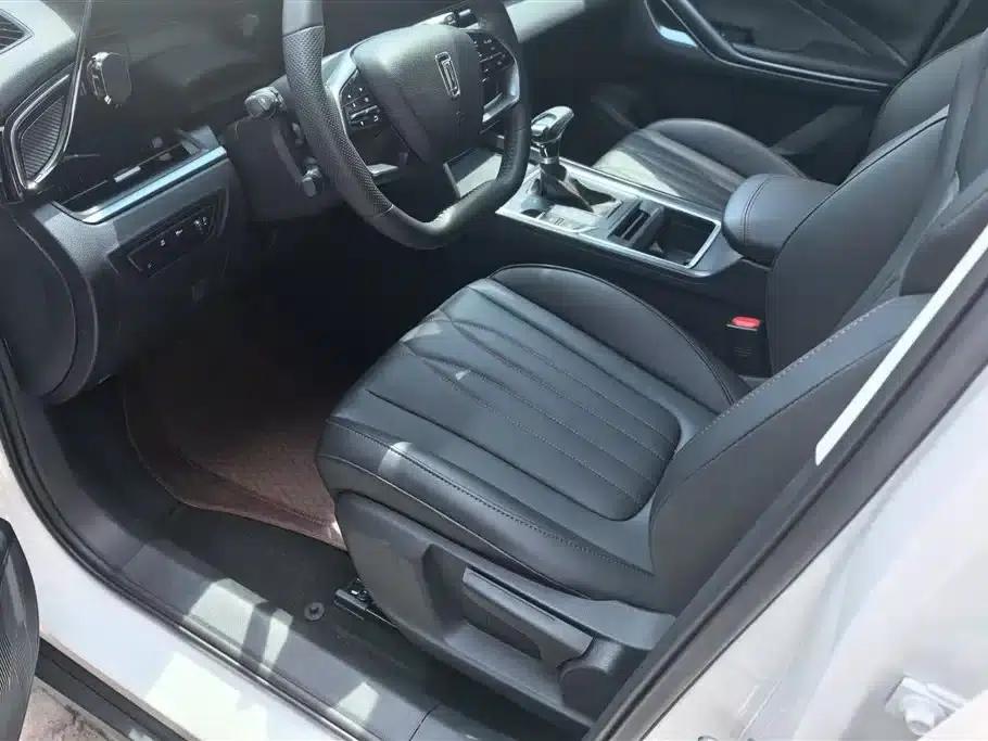 Bestune T55 2023 1.5T Automatic Leap Forward Edition — миниатюра 9