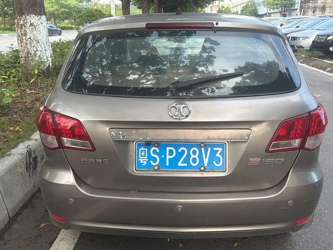Beijing Automotive E-Series 2012 Hatchback 1.5L Manual Comfort Edition — миниатюра 2