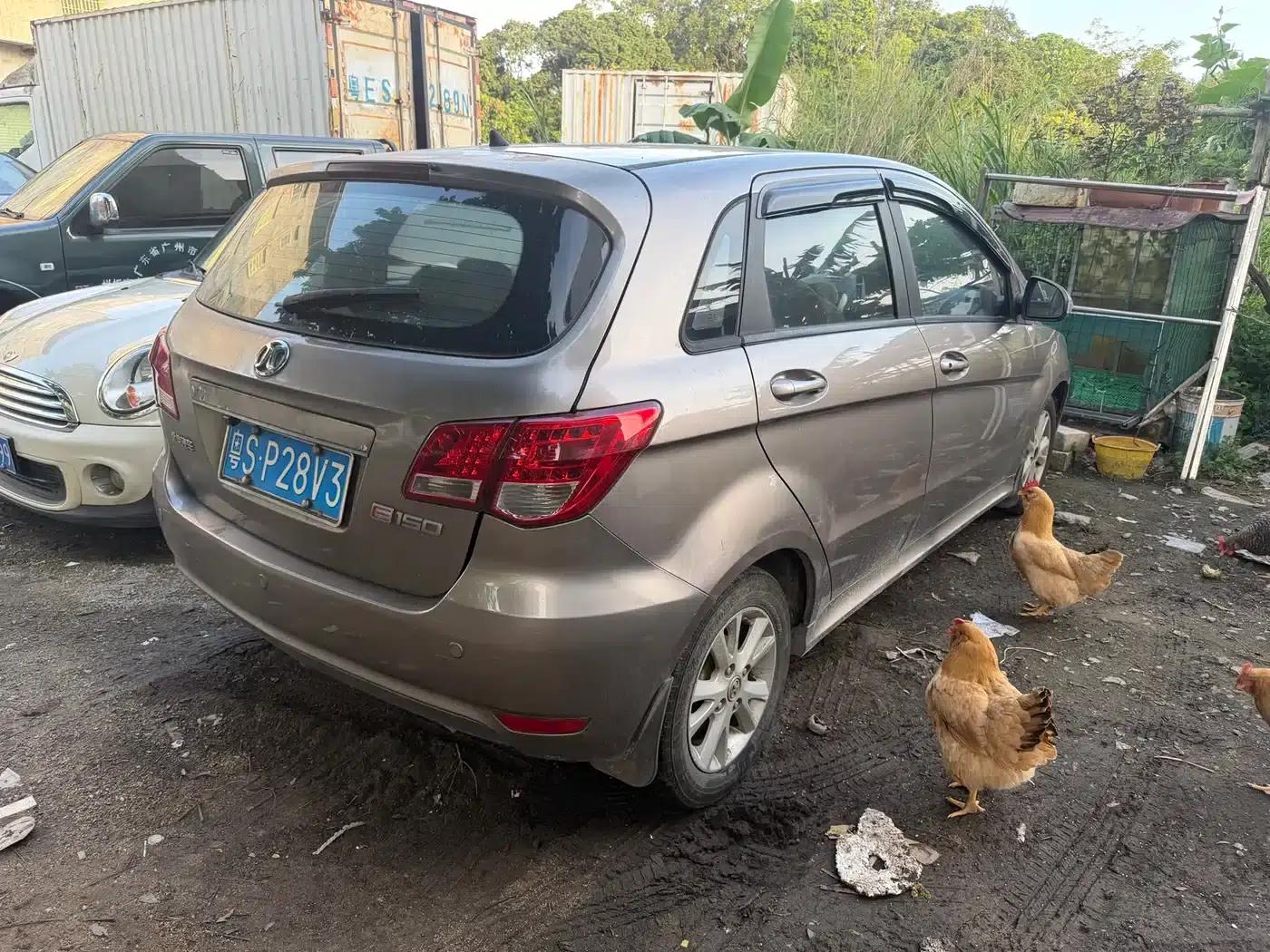 Beijing Automotive E-Series 2012 Hatchback 1.5L Manual Comfort Edition — миниатюра 4