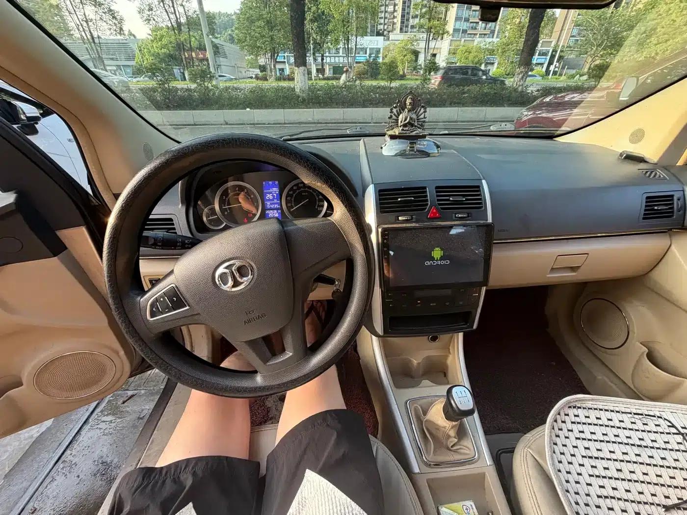 Beijing Automotive E-Series 2012 Hatchback 1.5L Manual Comfort Edition — миниатюра 5