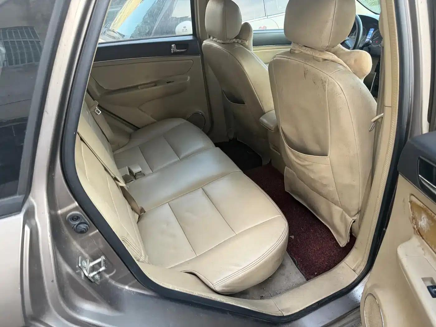 Beijing Automotive E-Series 2012 Hatchback 1.5L Manual Comfort Edition — миниатюра 7
