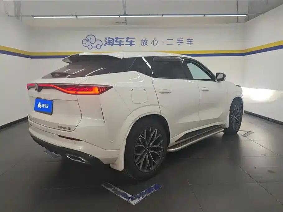 Changan UNI-Z New Energy 2024 Blue Whale Smart Electric iDD 125km Excellent Edition — миниатюра 3