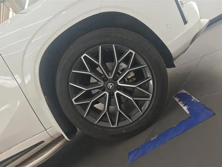 Changan UNI-Z New Energy 2024 Blue Whale Smart Electric iDD 125km Excellent Edition — миниатюра 6