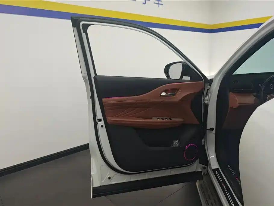 Changan UNI-Z New Energy 2024 Blue Whale Smart Electric iDD 125km Excellent Edition — миниатюра 7