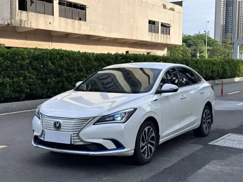 Changan Eado New Energy 2019 EV460 Smart Edition — миниатюра 1