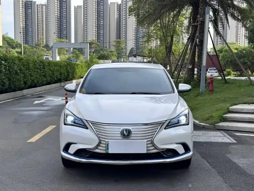 Changan Eado New Energy 2019 EV460 Smart Edition — миниатюра 2