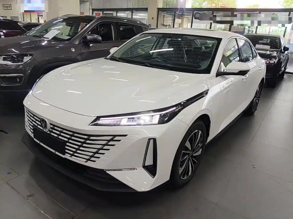 Changan Eado PHEV 2025 Smart Blue Whale 145KM Battleship Edition — миниатюра 2