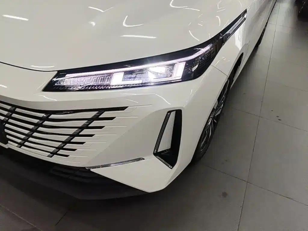 Changan Eado PHEV 2025 Smart Blue Whale 145KM Battleship Edition — миниатюра 18