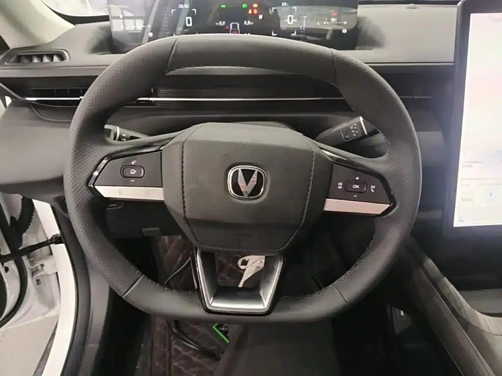 Changan Eado PHEV 2025 Smart Blue Whale 145KM Battleship Edition — миниатюра 7