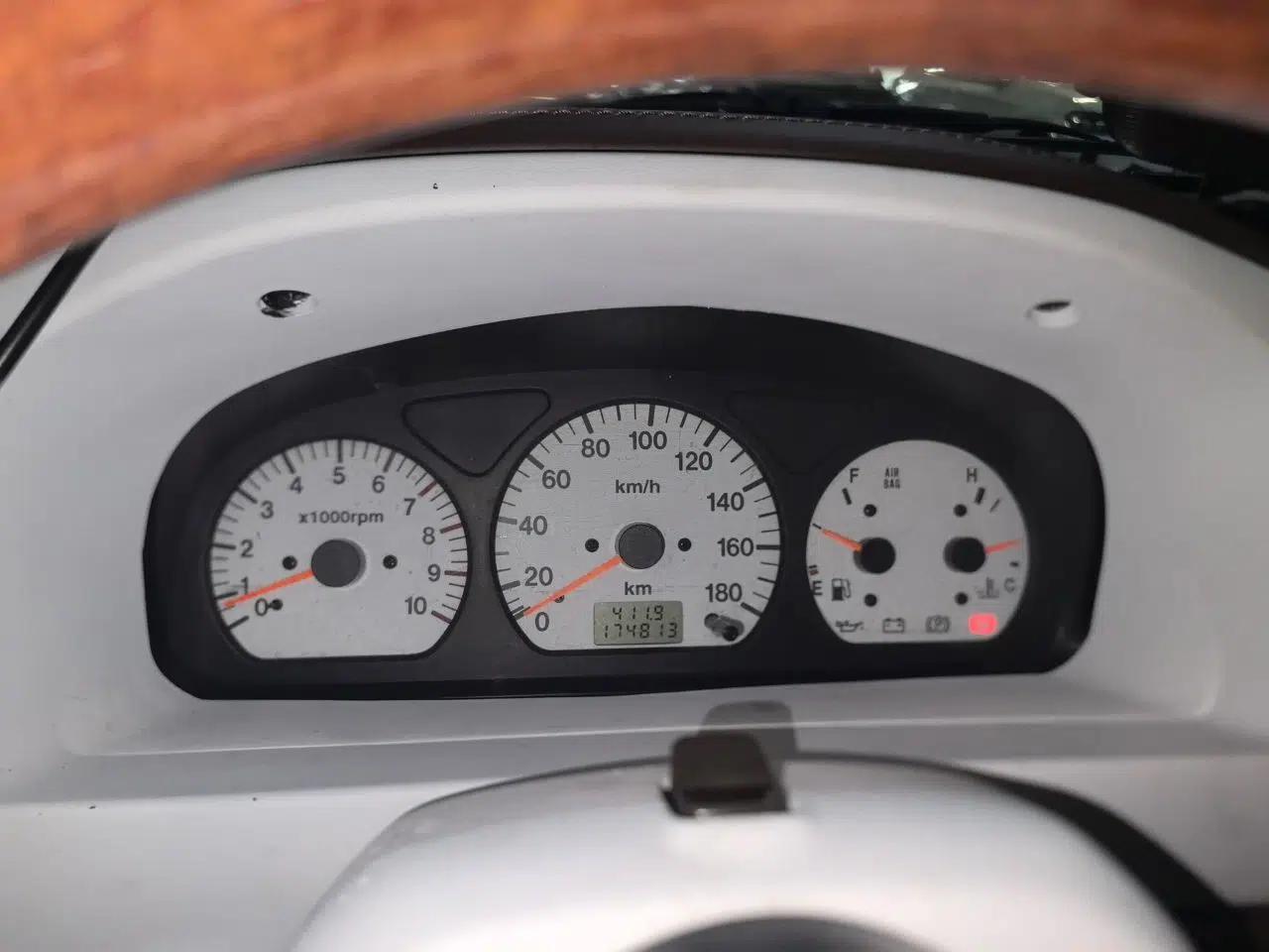 Suzuki Wagon R 2010 e 1.4L Manual ES Economy Model — миниатюра 11