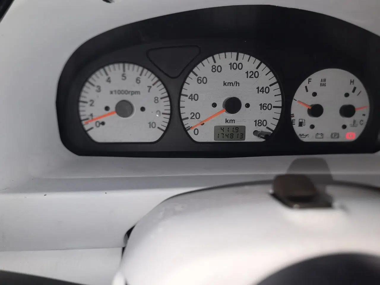 Suzuki Wagon R 2010 e 1.4L Manual ES Economy Model — миниатюра 12