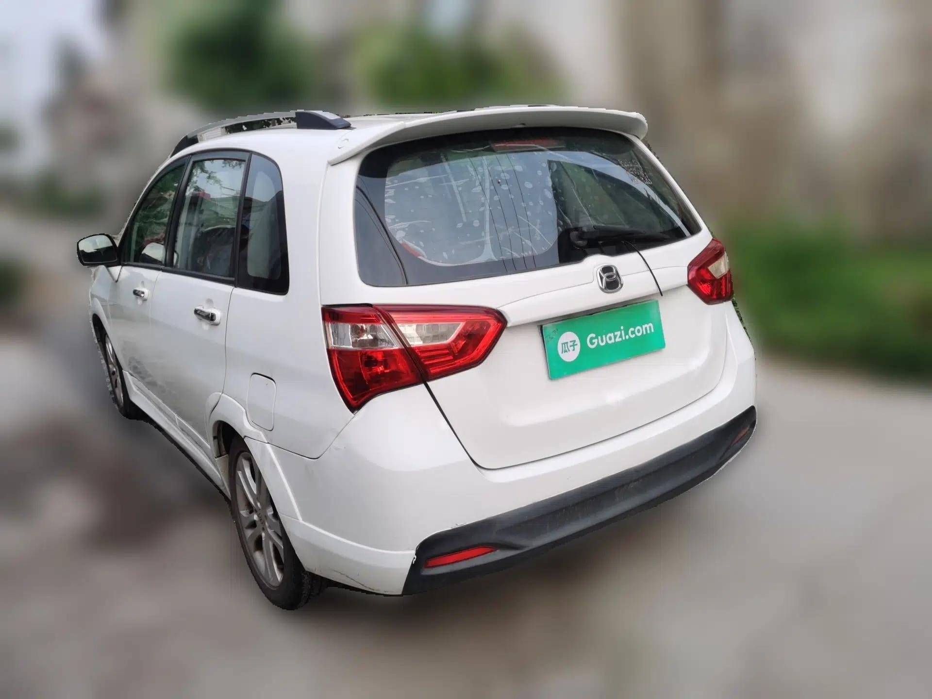 Suzuki Liana A6 2015 Hatchback 1.4L Manual Enjoyment Model — миниатюра 4