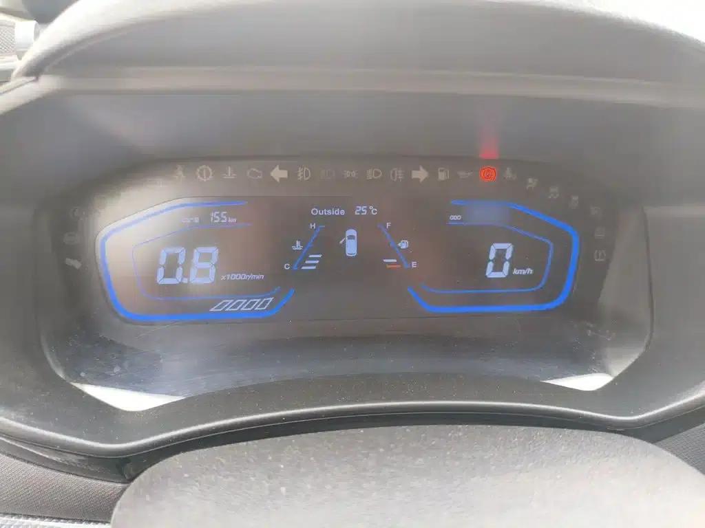 Changan Oushang A800 2017 1.6L Manual Comfort Model — миниатюра 4