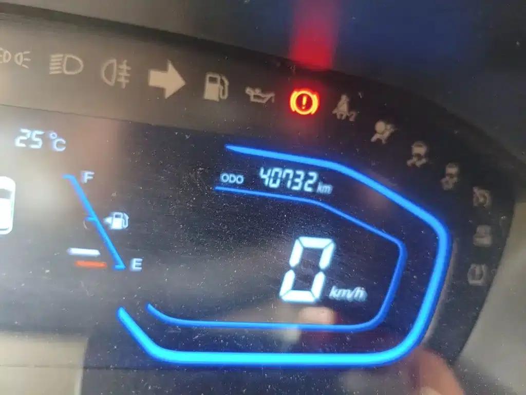 Changan Oushang A800 2017 1.6L Manual Comfort Model — миниатюра 5