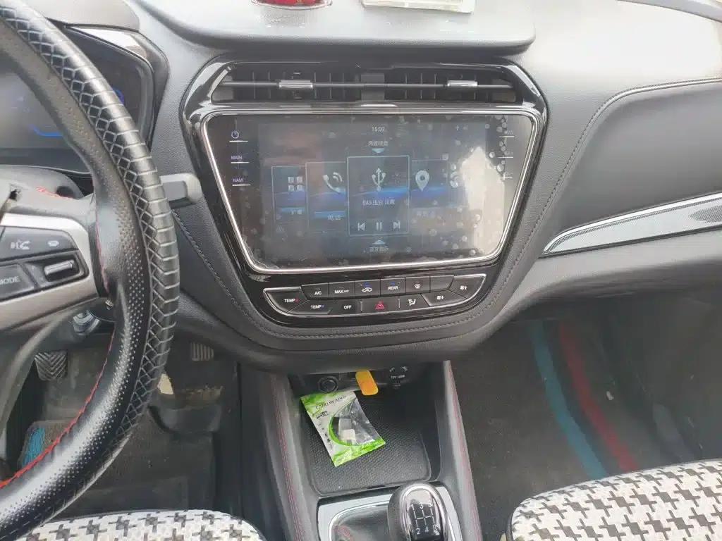 Changan Oushang A800 2017 1.6L Manual Comfort Model — миниатюра 6