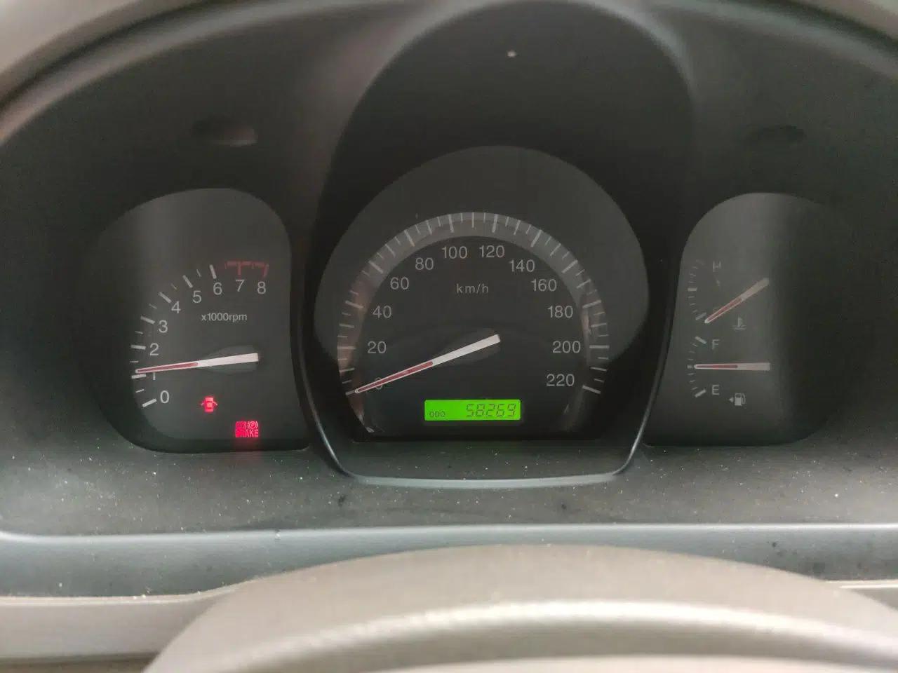 Kia Cerato 2012 1.6L MT GL — миниатюра 11