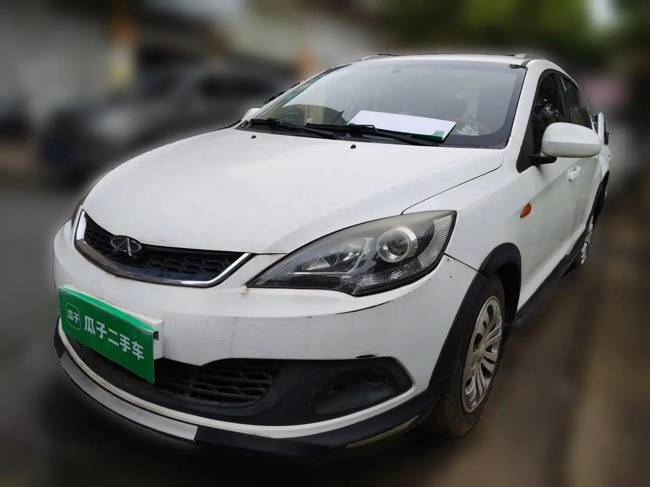 Chery Fengyun 2 2013 Hatchback 1.5L Manual Ruiyi Edition — миниатюра 1