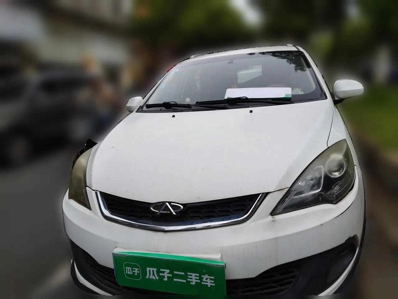 Chery Fengyun 2 2013 Hatchback 1.5L Manual Ruiyi Edition — миниатюра 2