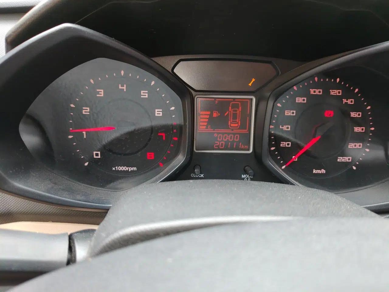 Chery Fengyun 2 2013 Hatchback 1.5L Manual Ruiyi Edition — миниатюра 12