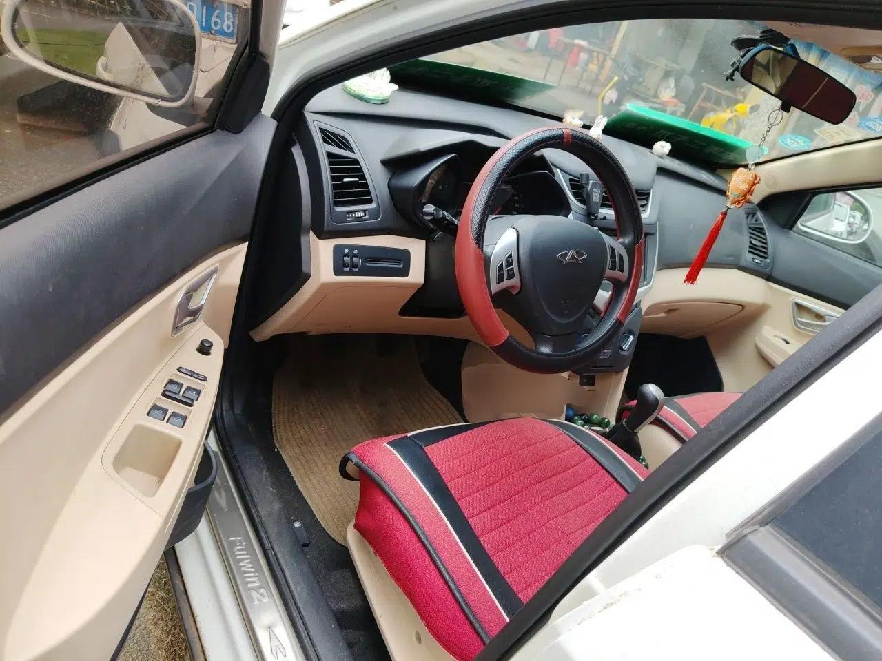 Chery Fengyun 2 2013 Hatchback 1.5L Manual Ruiyi Edition — миниатюра 16