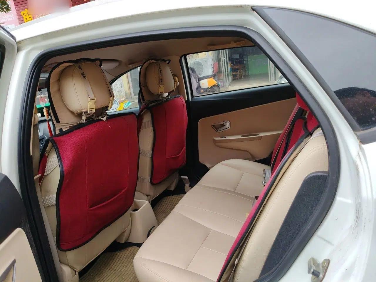 Chery Fengyun 2 2013 Hatchback 1.5L Manual Ruiyi Edition — миниатюра 17