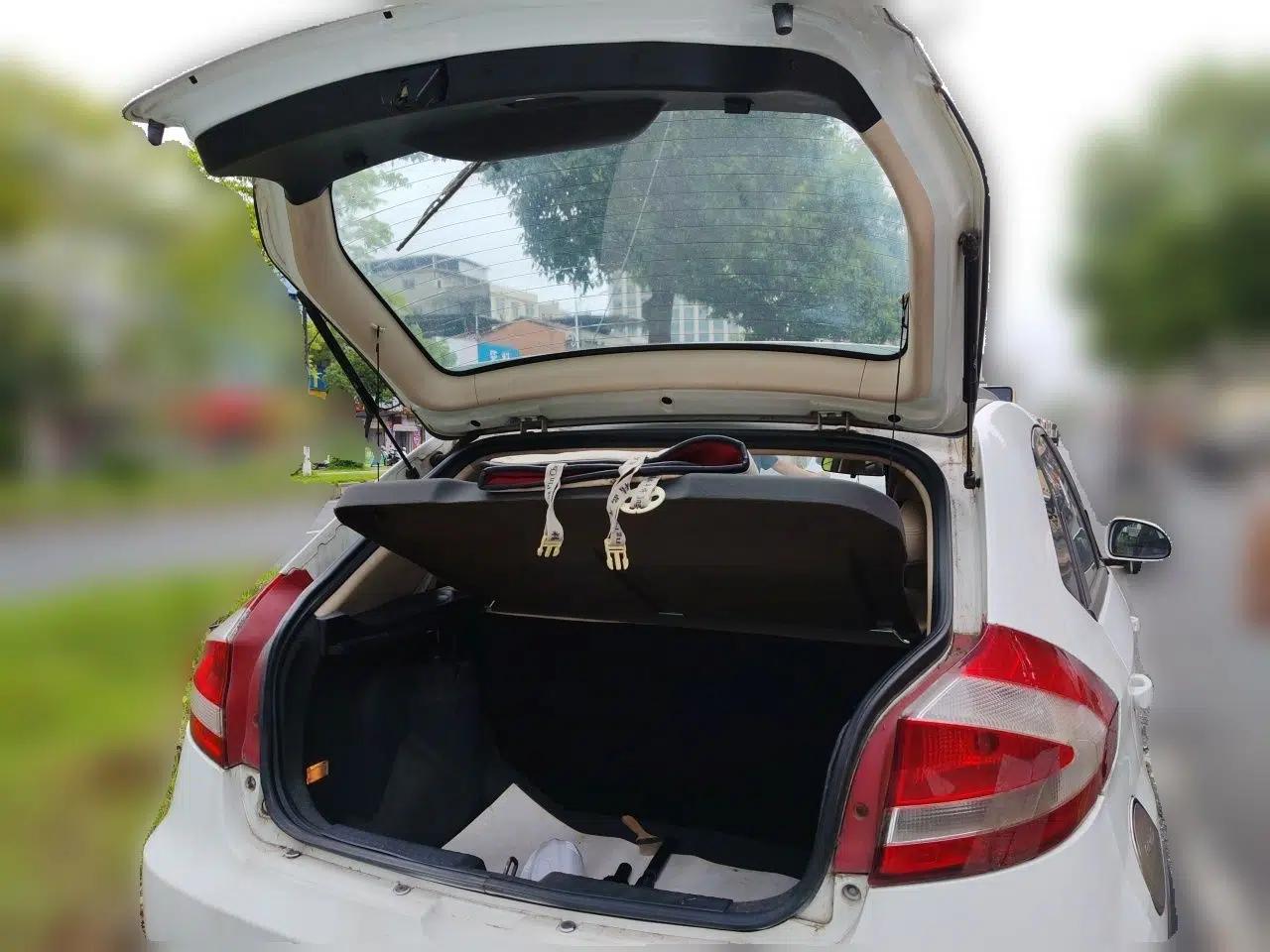 Chery Fengyun 2 2013 Hatchback 1.5L Manual Ruiyi Edition — миниатюра 19